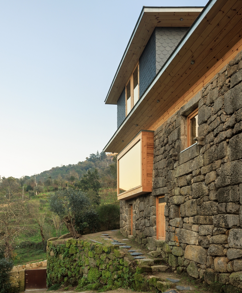 葡萄牙埃尔米达住宅创新改造丨Carlos Castanheira-24