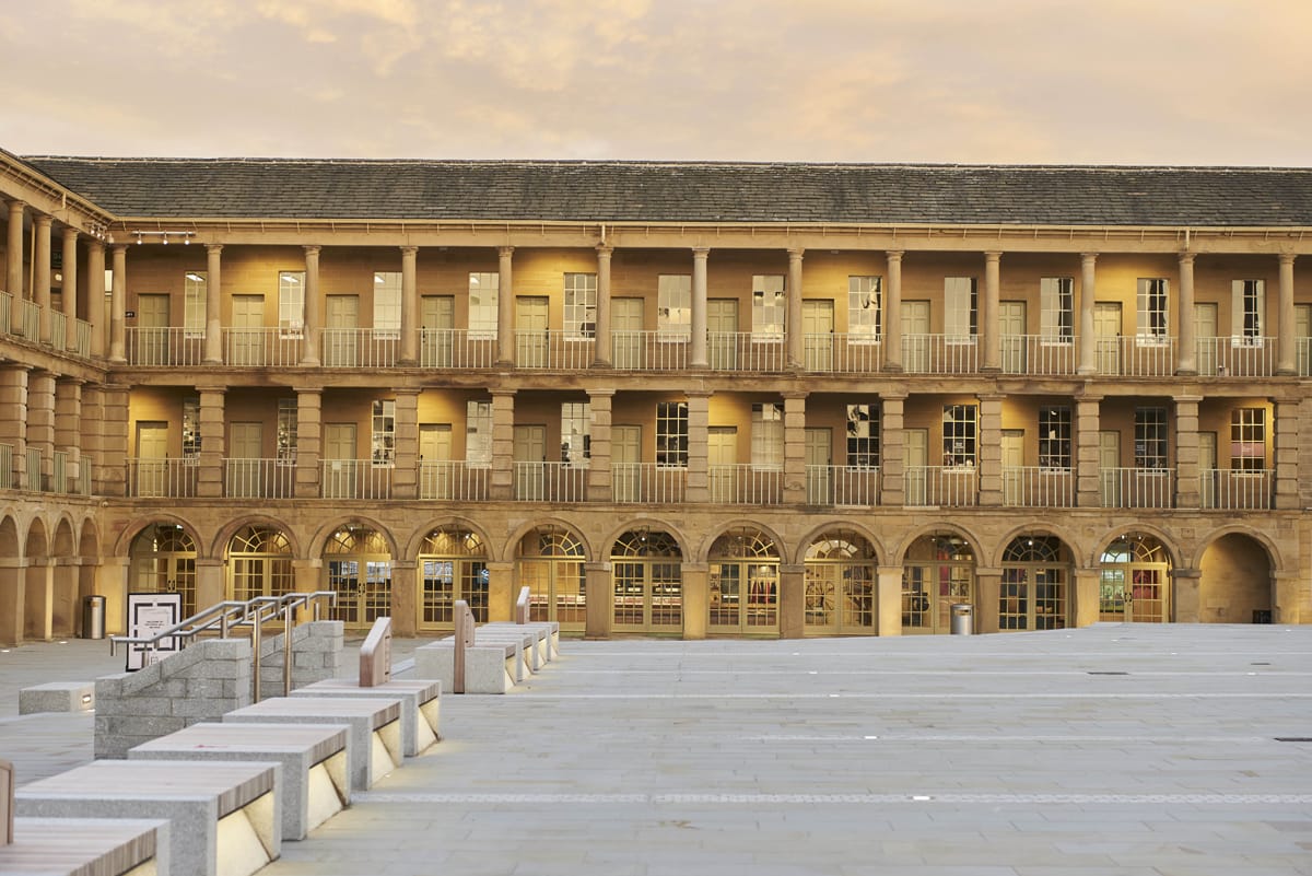 英国哈利法克斯 Piece Hall 广场 · 历史建筑的现代复兴-26