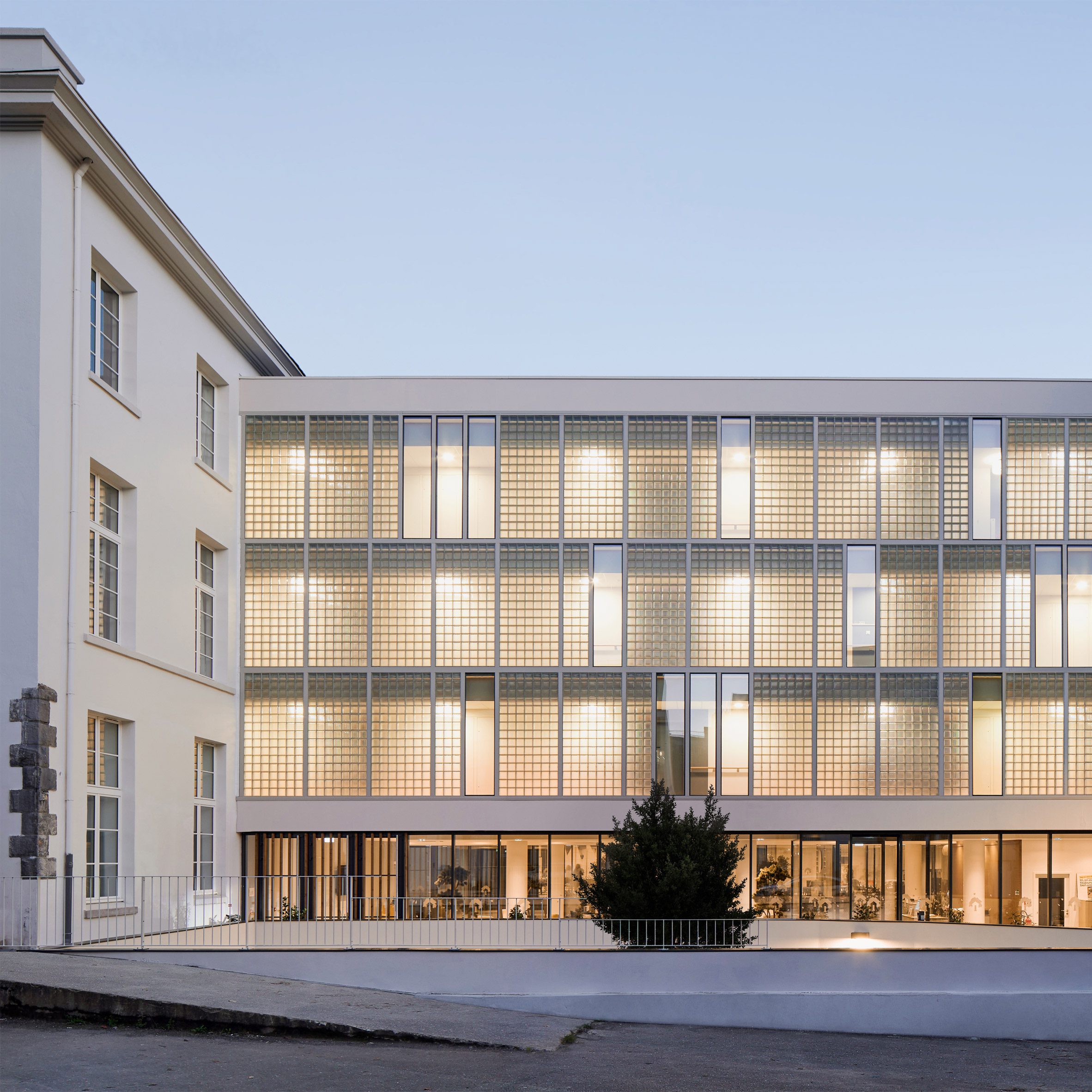 Eight buildings bejewelled with glass bricks and blocks-12