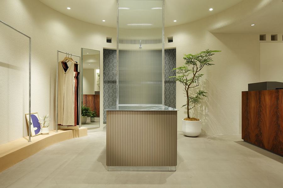 日本年轻女性服装品牌YUW旗舰店设计 - 米尚丽零售设计网 MISUNLY- 美好品牌店铺空间发现者-1