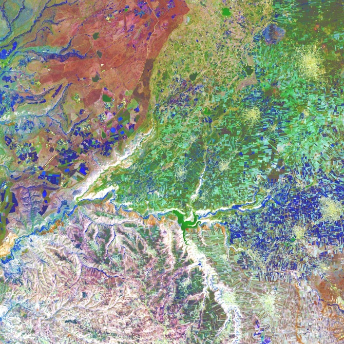 Blue Farmland可译为蓝色农田，但huaikuanchung不是一个常见的英文词汇或有公认含义的词语，不清楚其确切指的是什么，无法完成该部分的准确翻译 丨以色列-9