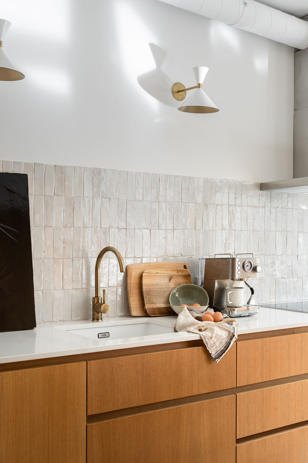 马德里中心工业风公寓设计-11