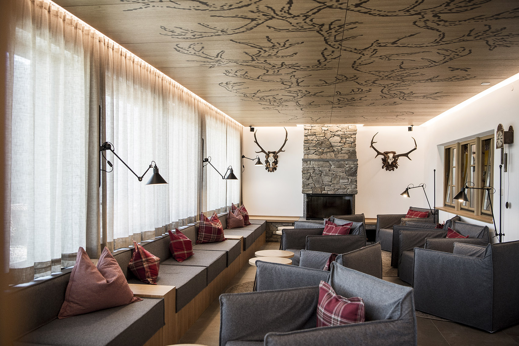 游弋于天地间 & 拥有漂浮大泳池的意大利Hubertus 酒店 / noa* -98