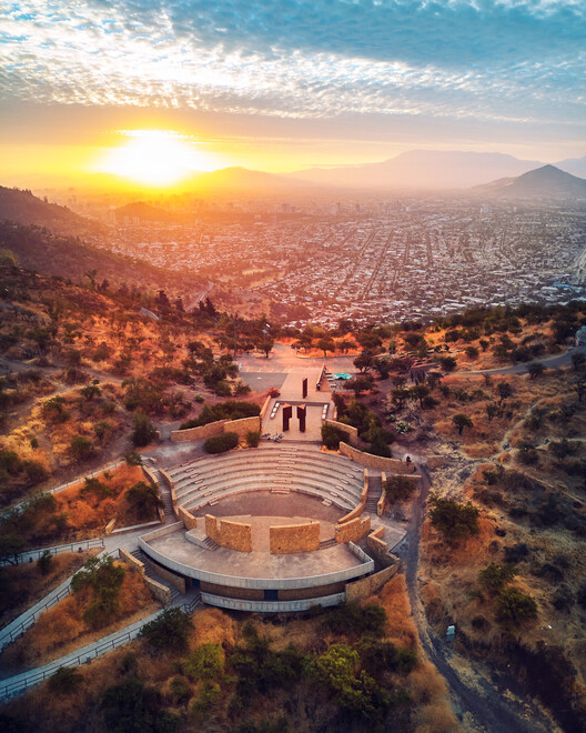 圣地亚哥建筑城丨智利圣地亚哥-43