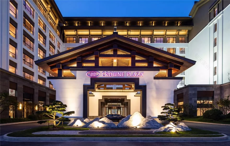 无锡融创文旅城融创皇冠假日酒店及酒吧街建筑设计-16