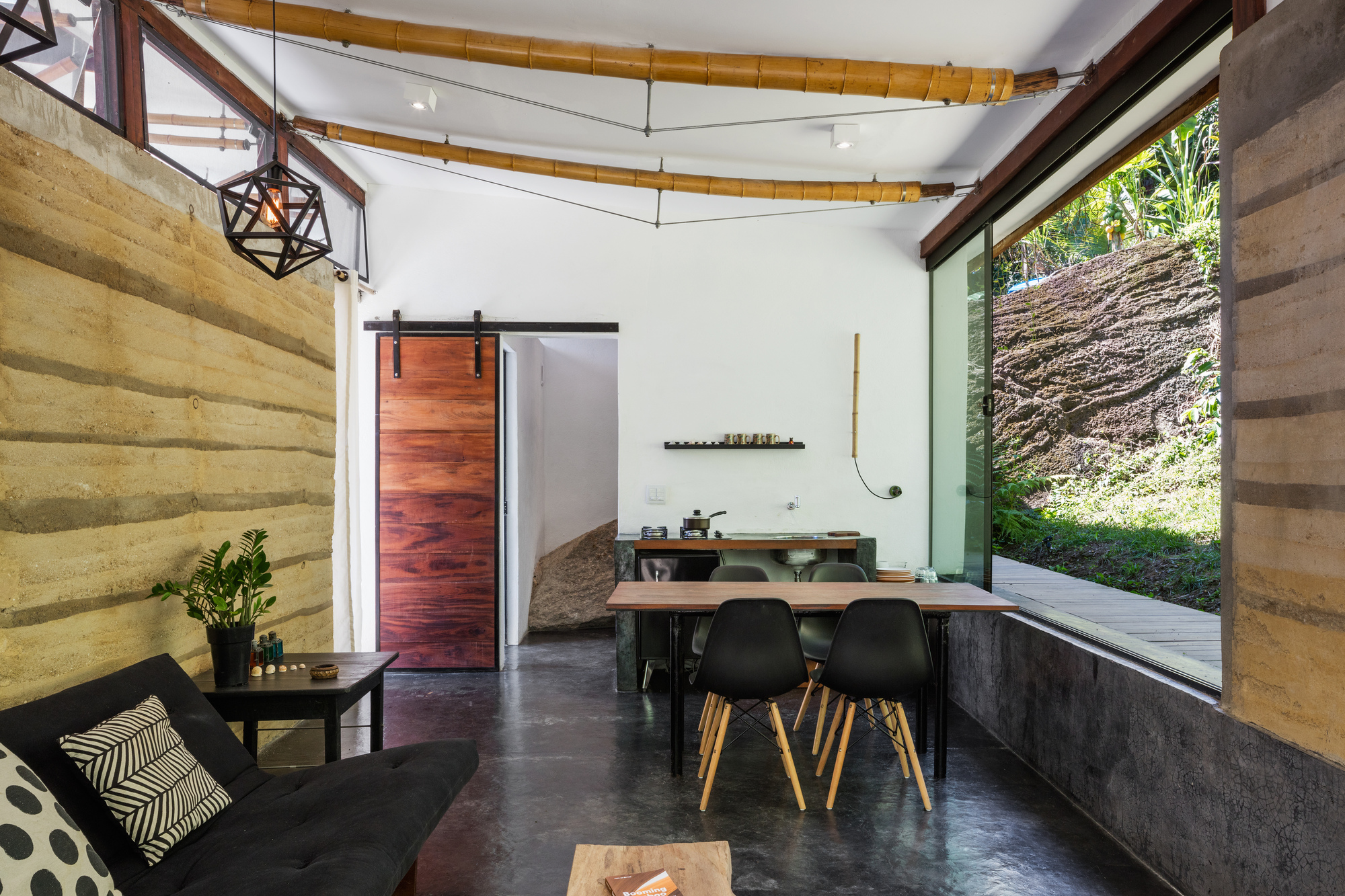 Guesthouse Paraty / CRU! Architects-9