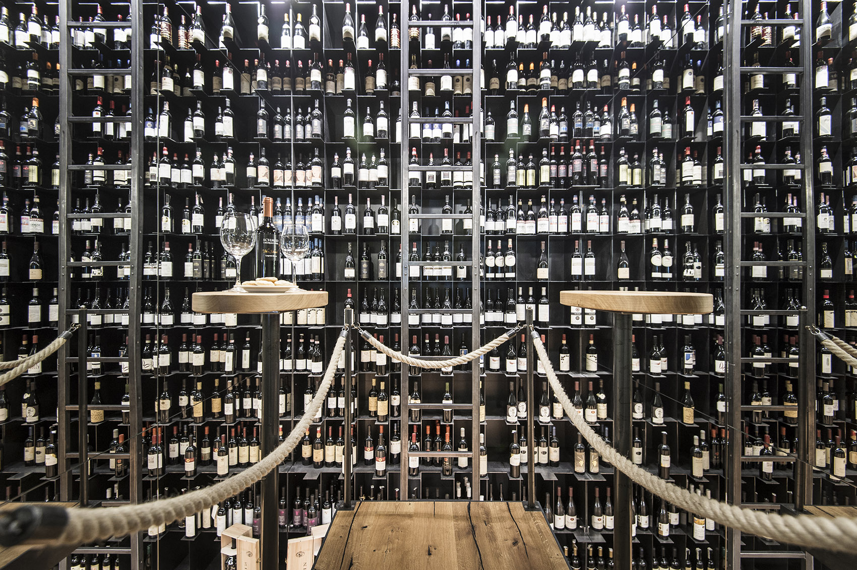 游弋于天地间 & 拥有漂浮大泳池的意大利Hubertus 酒店 / noa* -94