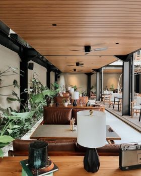 MR RAFFLES BAR AND BISTRO - BANDUNG