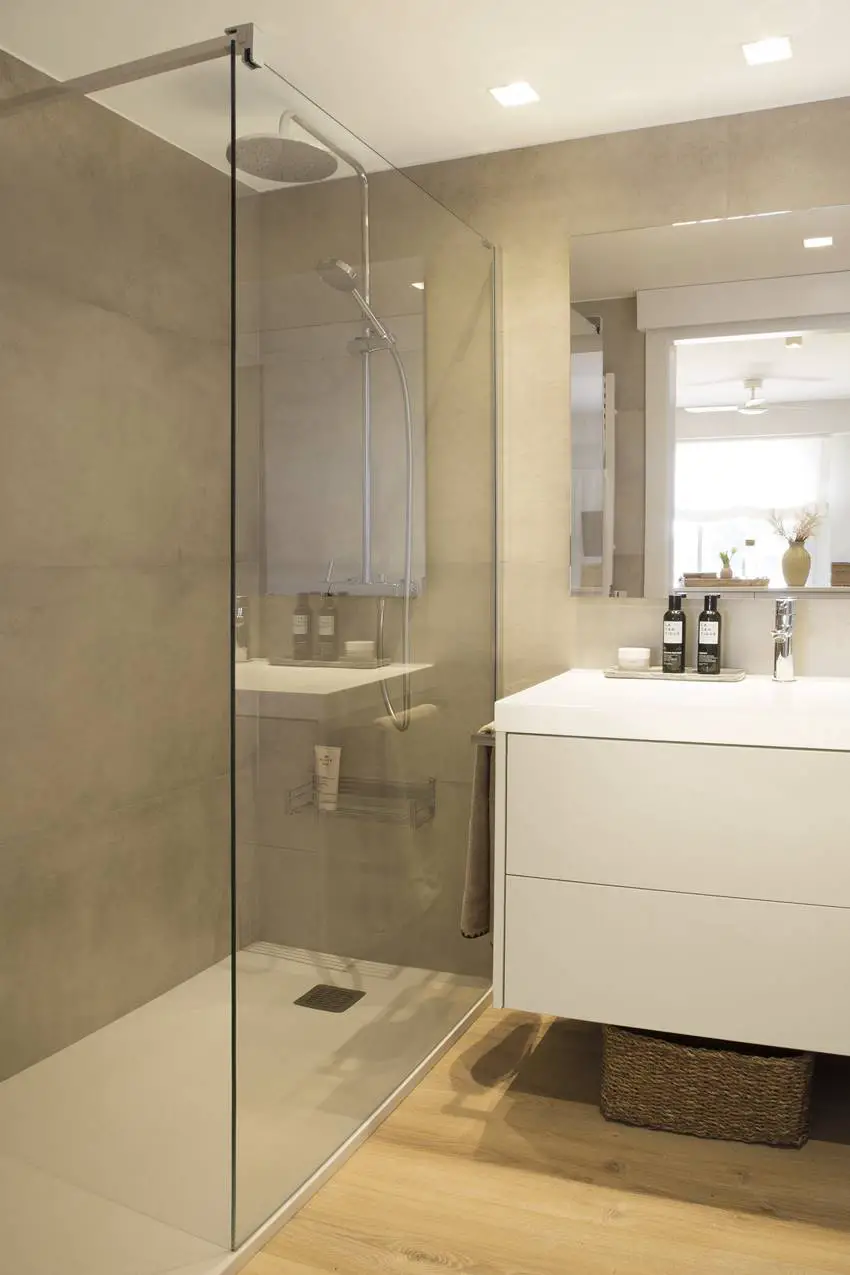 西班牙 140m2 双层公寓，木白色调展现极简魅力-13