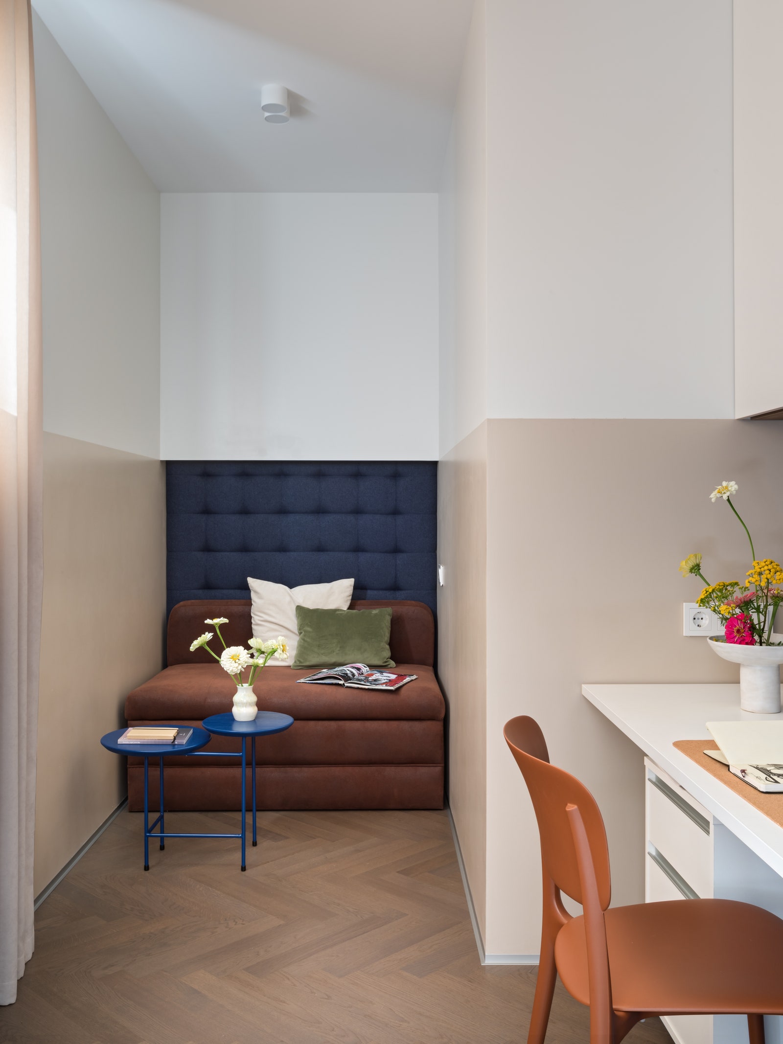 明快蓝色调,打造温馨宜居的现代公寓-24