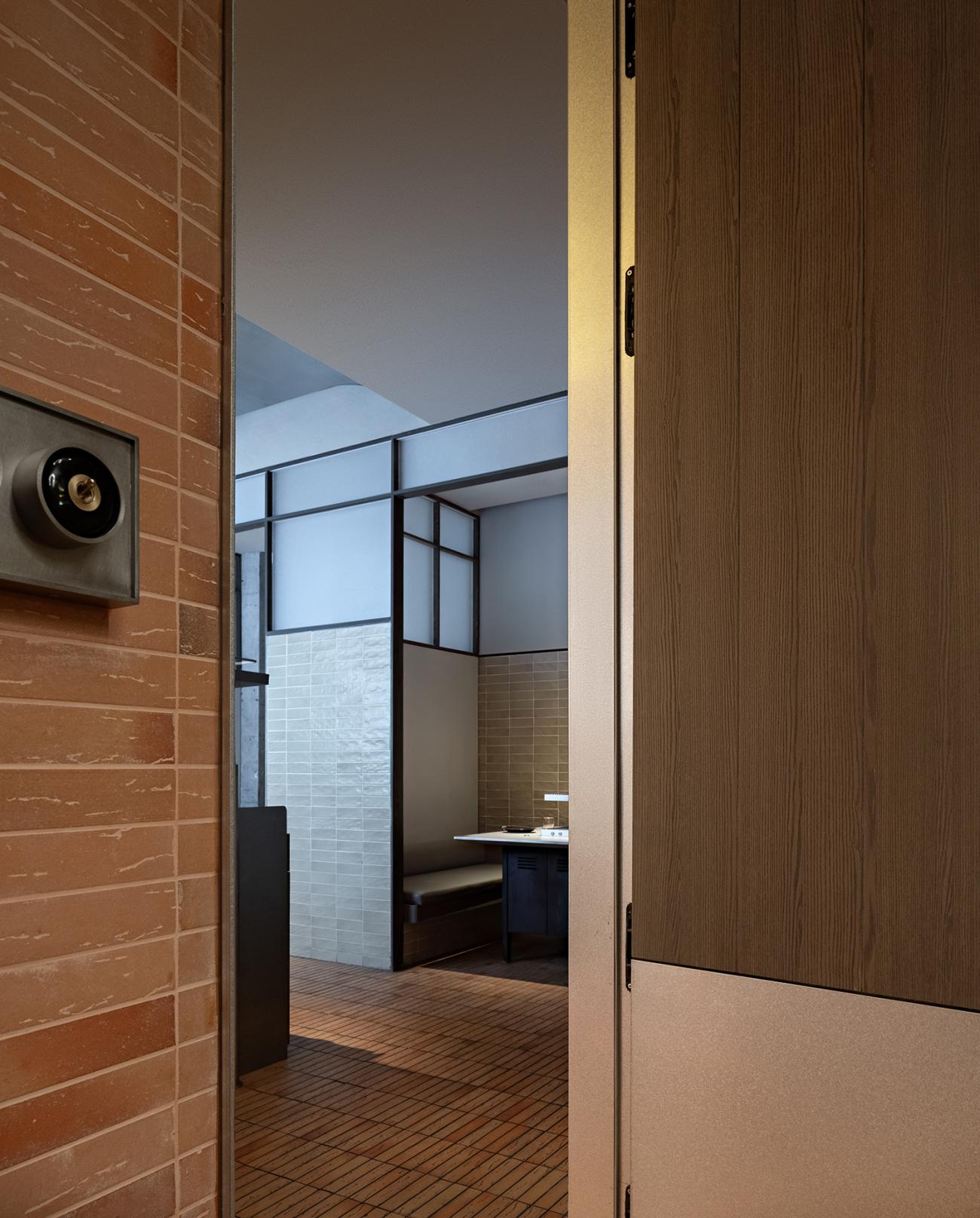 肉串汪上海外滩店丨中国上海丨IN.X屋里门外-4