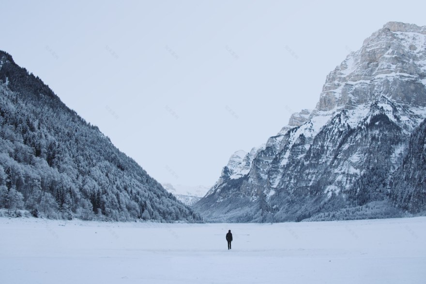 Bidding on these haunting photographs of Switzerland can help save the planet-1