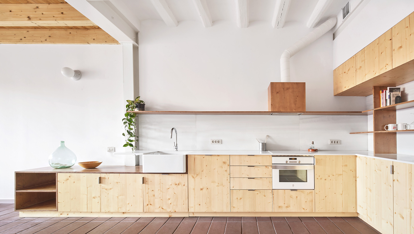 82SAN 分隔墙之间房屋的修复与扩建丨西班牙丨Vallribera Arquitectes-12