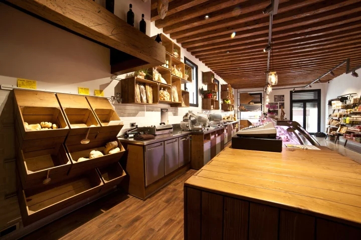 意大利的EL BOCON DEL PRETE食品店-7