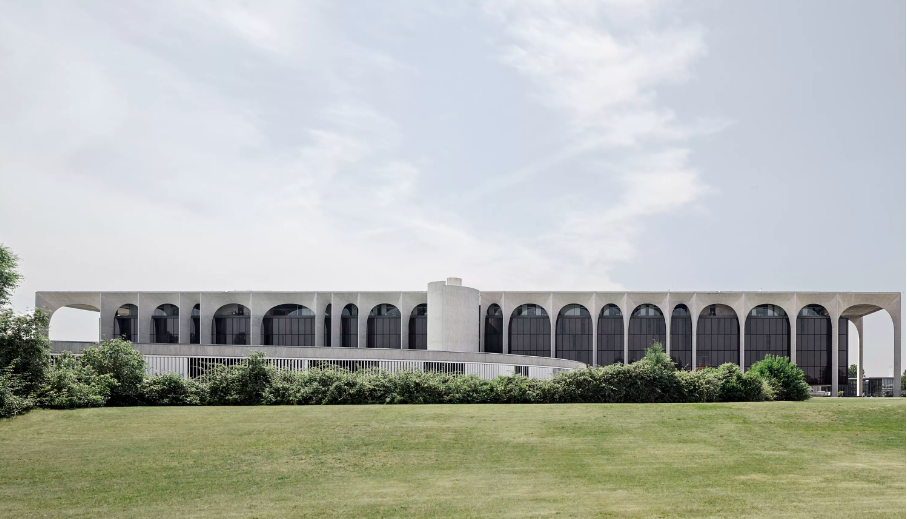 尼迈耶的蒙达多利集团总部丨意大利-11