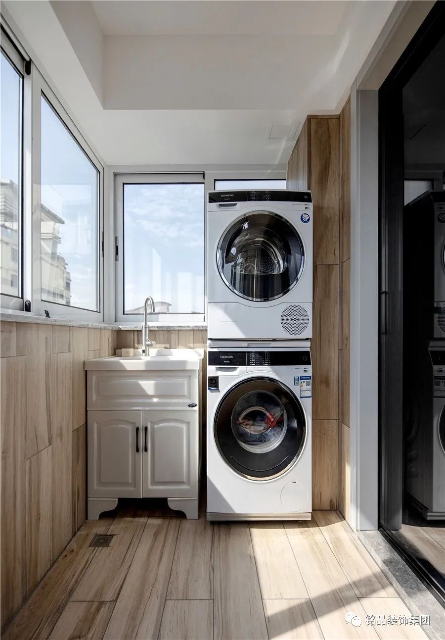 142㎡光影流动,现代简约横厅大开间家-39