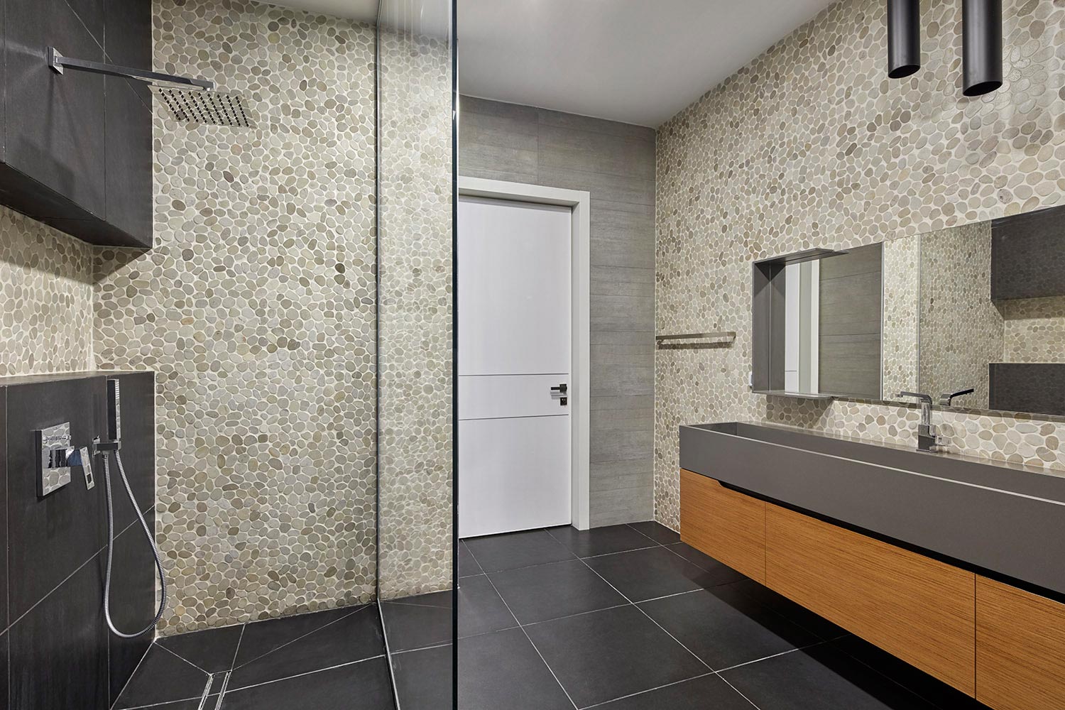 Spacious house that could host a lot of people at any given time by Echo Design   Page 2 of 2   CAANdesign  Architecture and home design blog-2