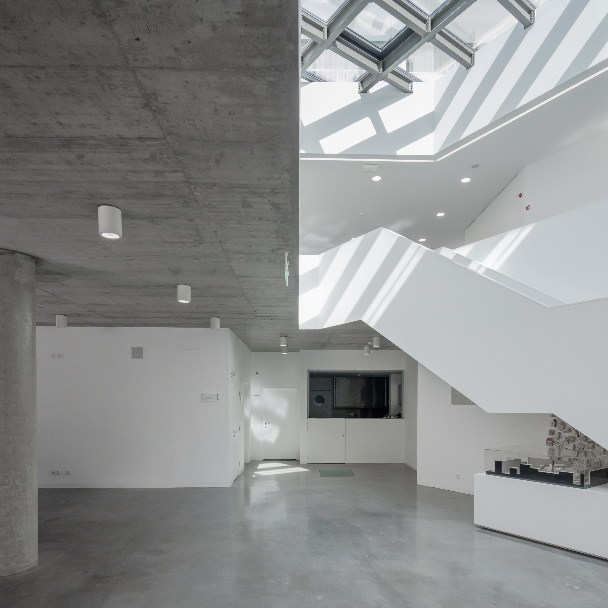 田园牧歌,莫什卡维迪的宗教中心,葡萄牙 / Plano Humano Arquitectos-93