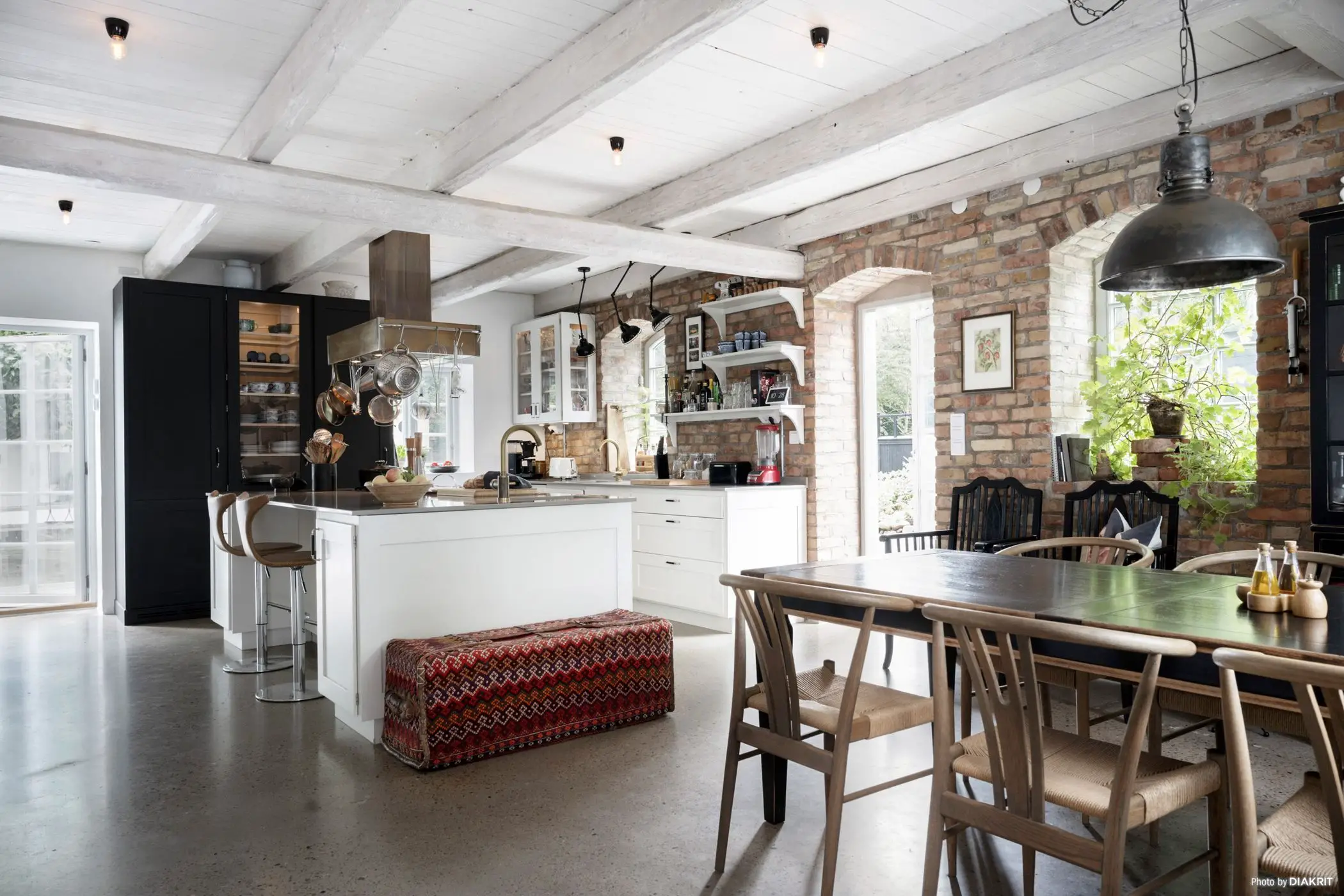 瑞典 19 世纪马厩改造的时尚民宿-3