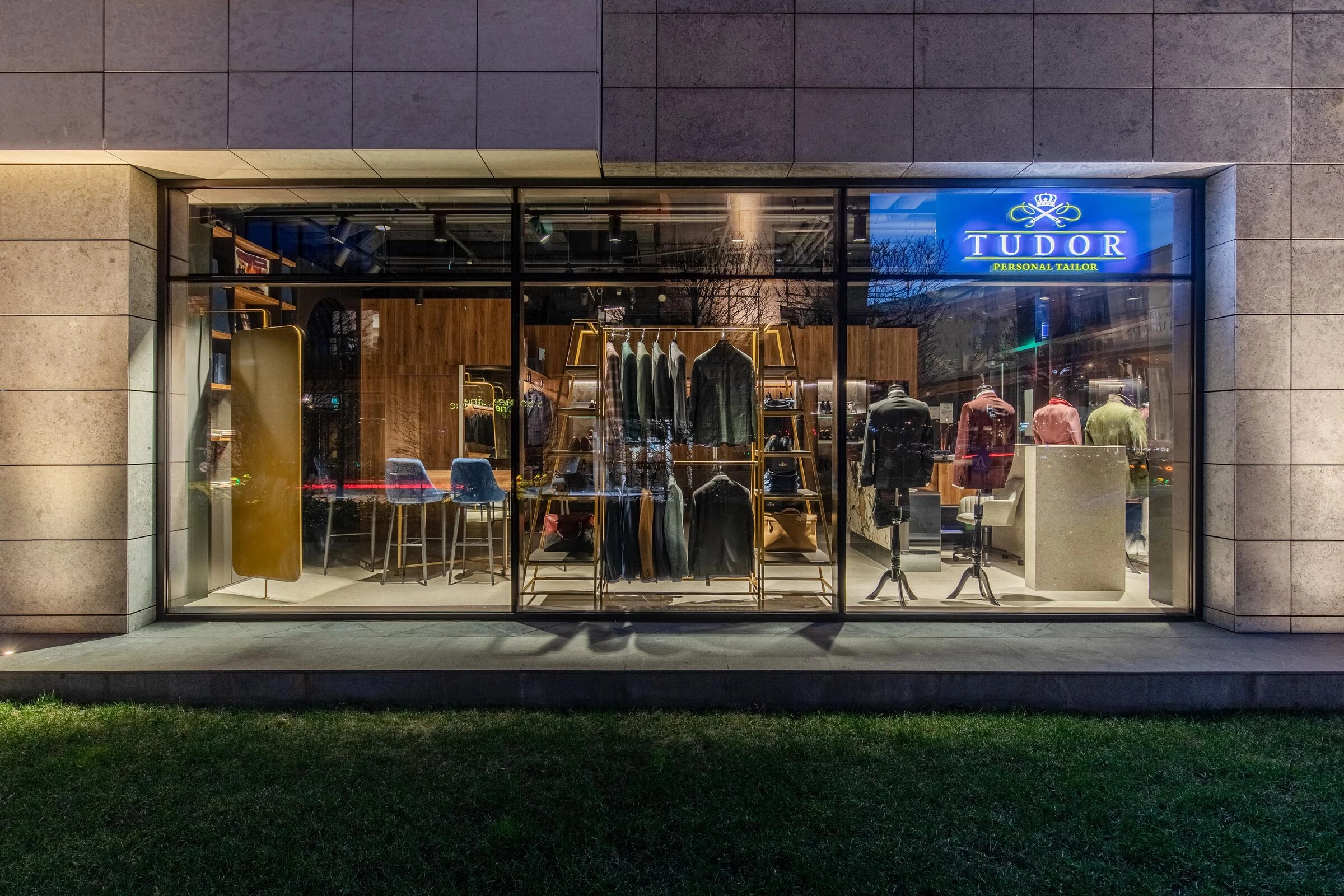 都铎裁缝展厅丨Romania丨Pure Mess Design-26