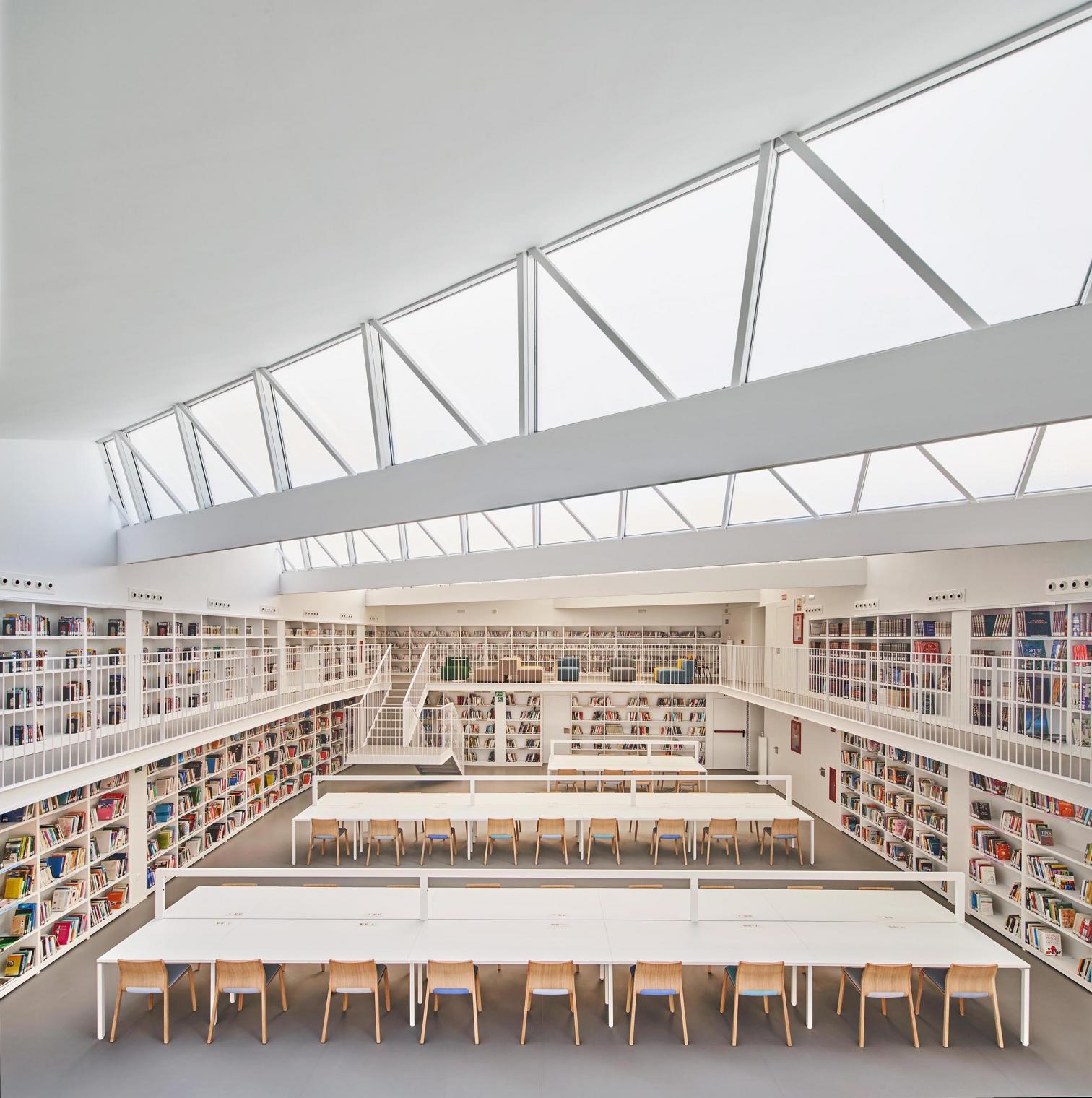 Boadilla del Monte 市立图书馆和剧院丨西班牙马德里丨José Hevia-18