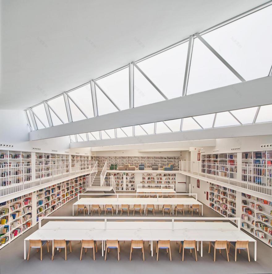 Boadilla del Monte 市立图书馆和剧院丨西班牙马德里丨José Hevia-18