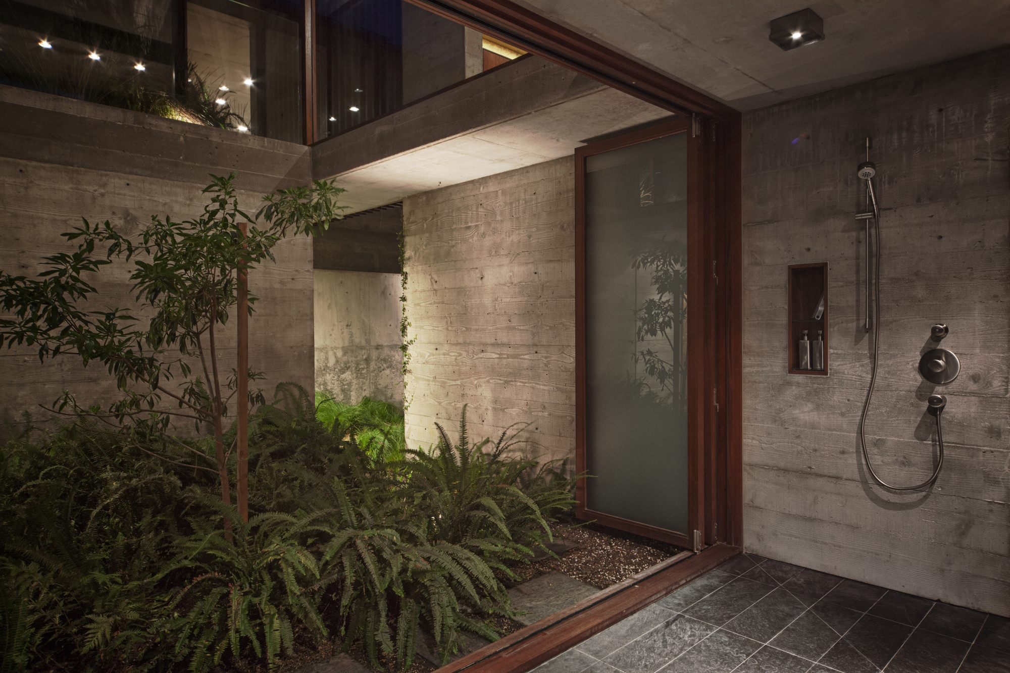 绿意掩映的静谧空间——Phoenix House-29