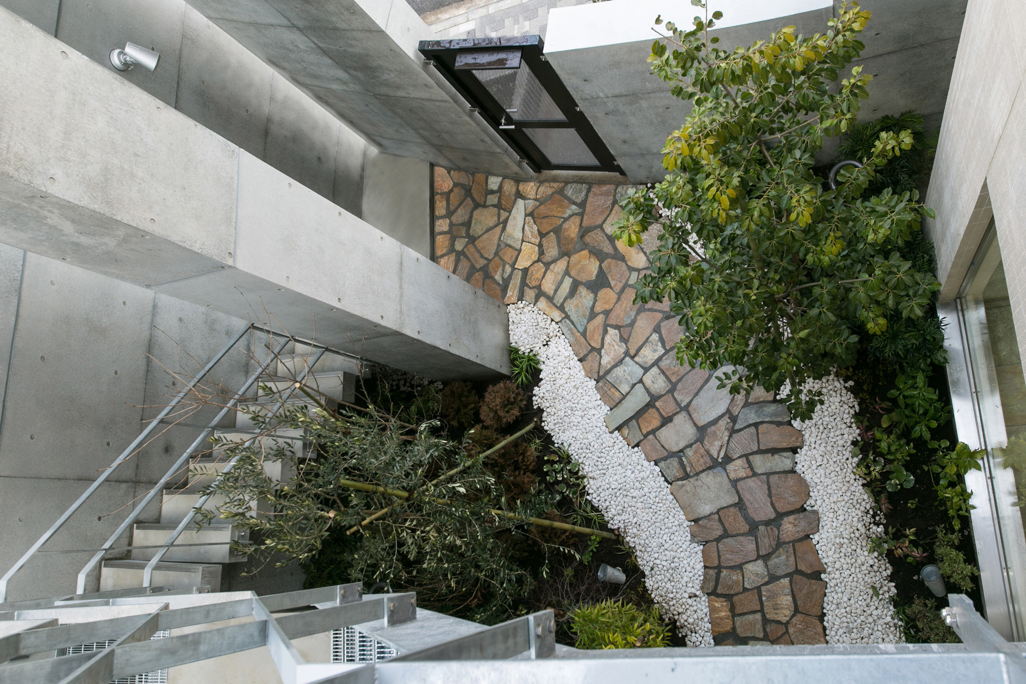 融入城市的公共森林——YDS Architects 公寓设计-13