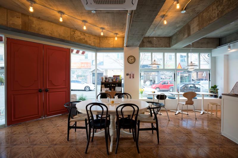 二十平米法式家居咖啡馆，小空间大创意-12