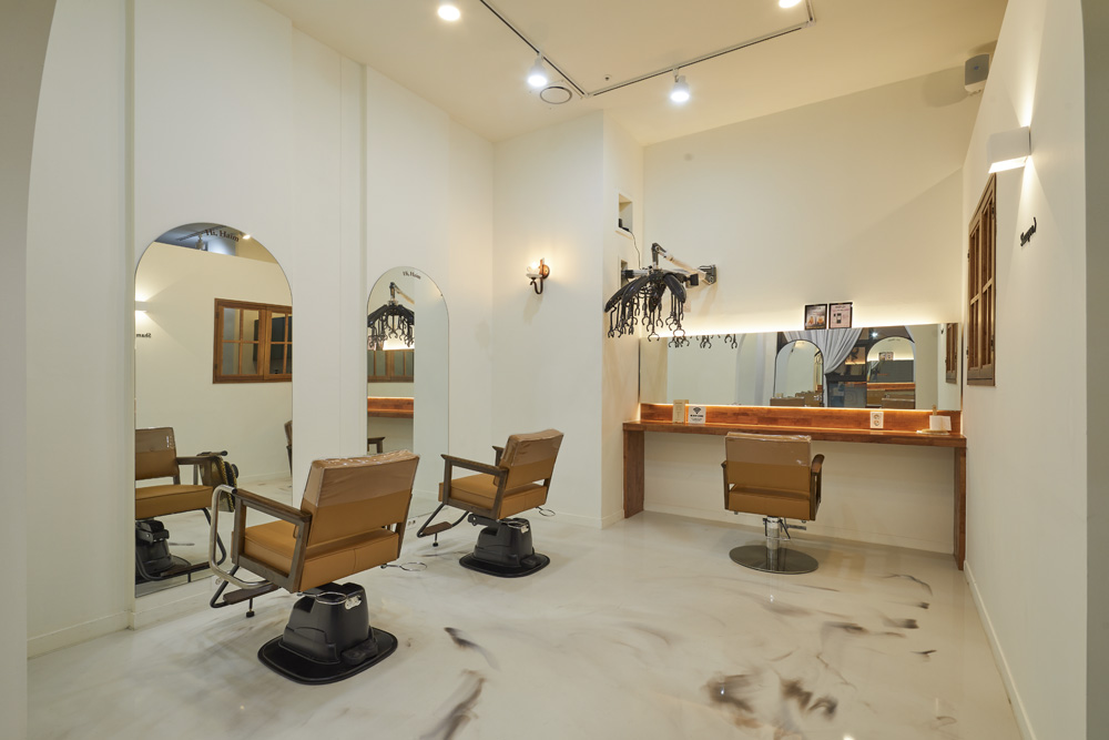 简约时尚的 24 平米美妆店设计-3