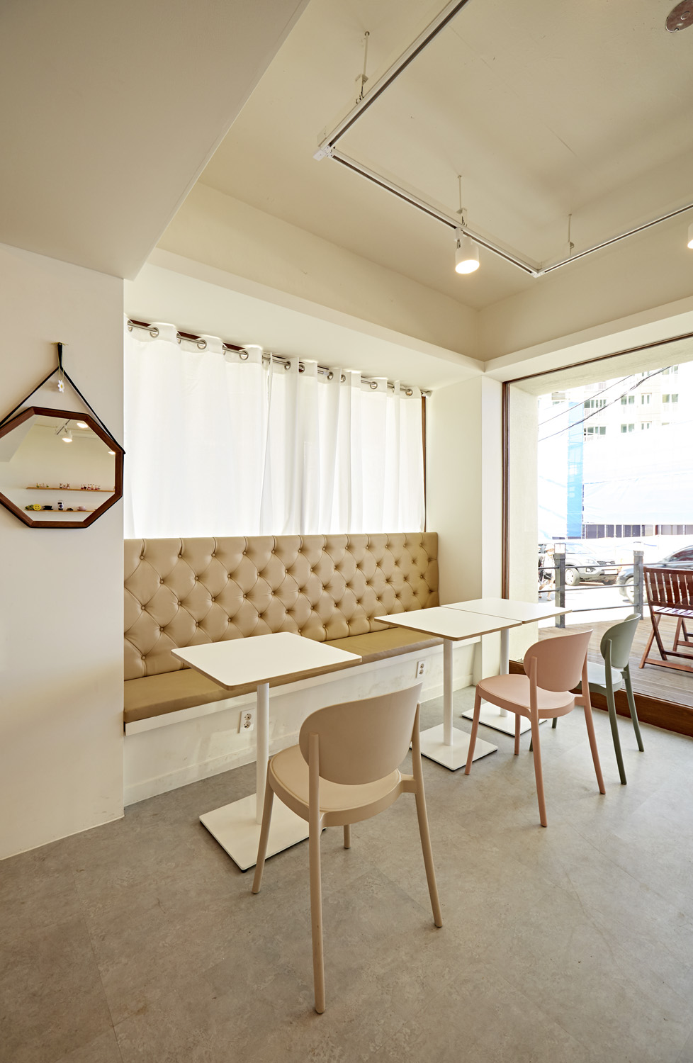 简约白调 16 坪咖啡厅 设计报价案例-13