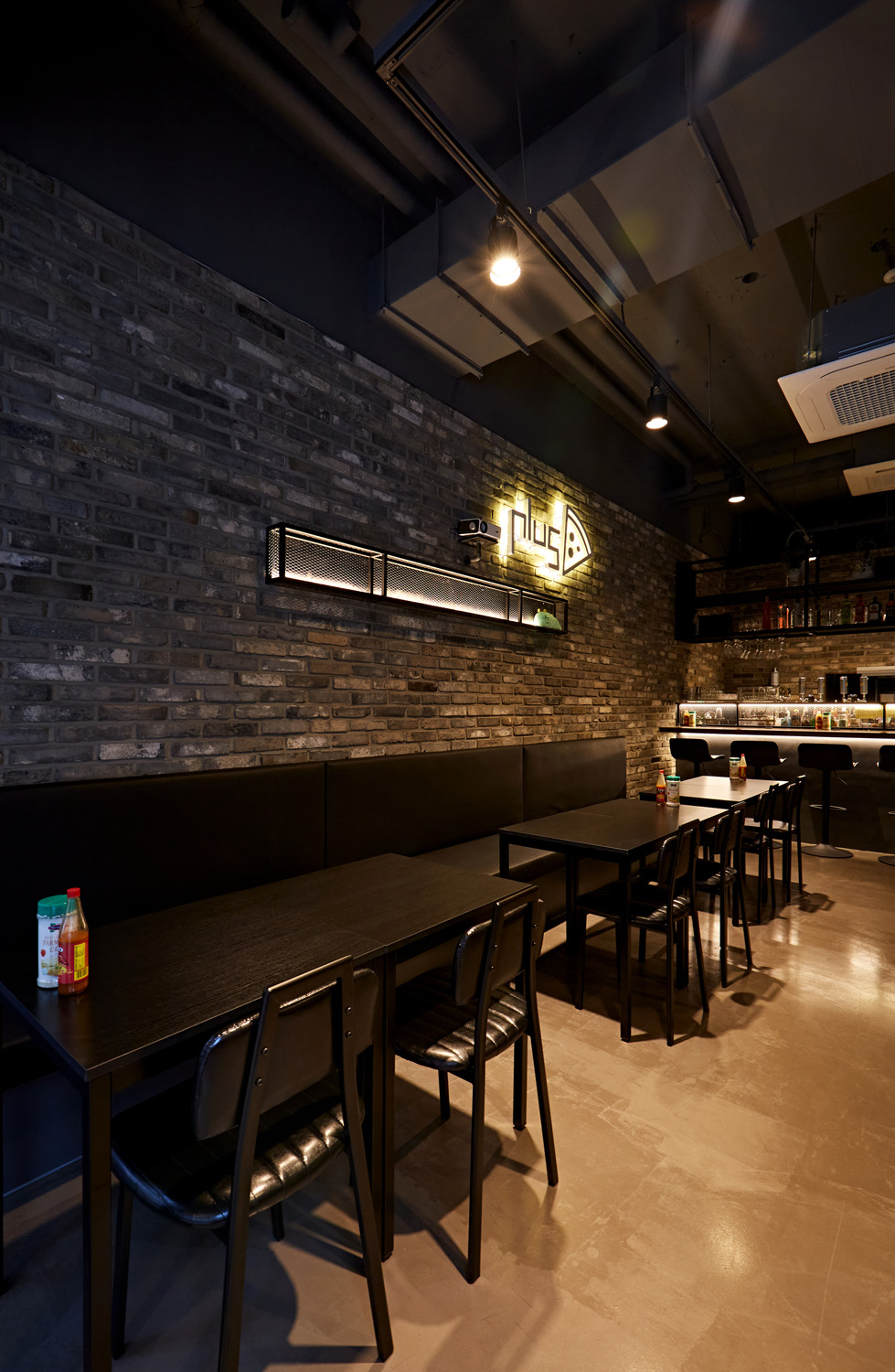 16 坪极简风披萨店设计，打造美食空间新体验-10