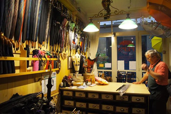 巴黎最后修伞师 | 匠心传承,让旧伞重生-107