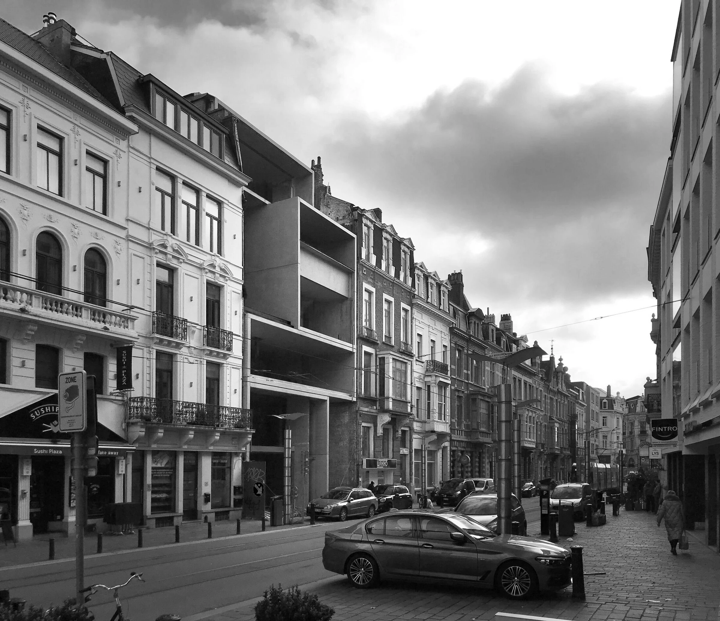 比利时黄金比例建筑——融入历史的奢华公寓与商店-34