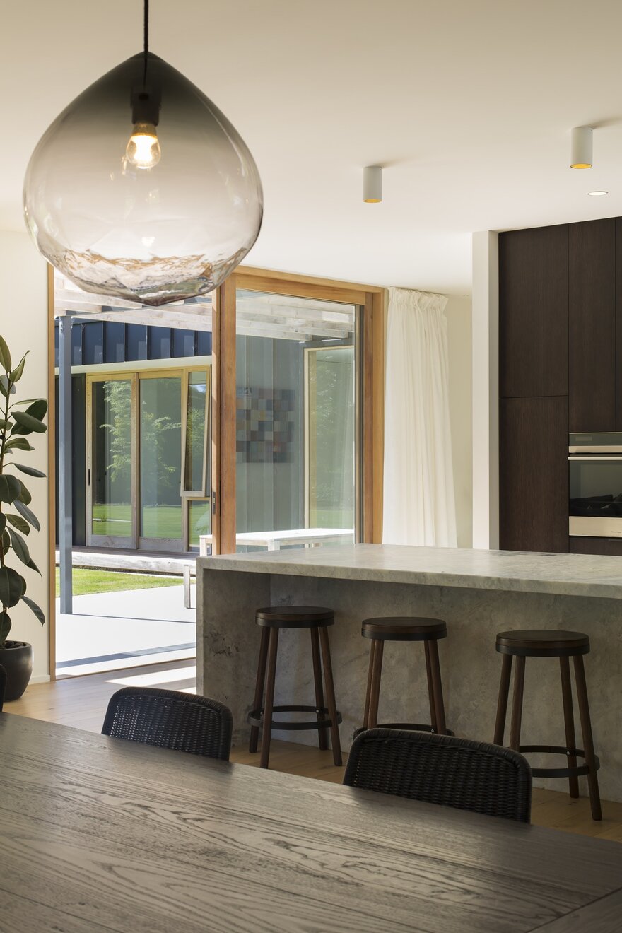 Ryan House by Arthouse Architects is a Contemporary Take on the Gable Form-23