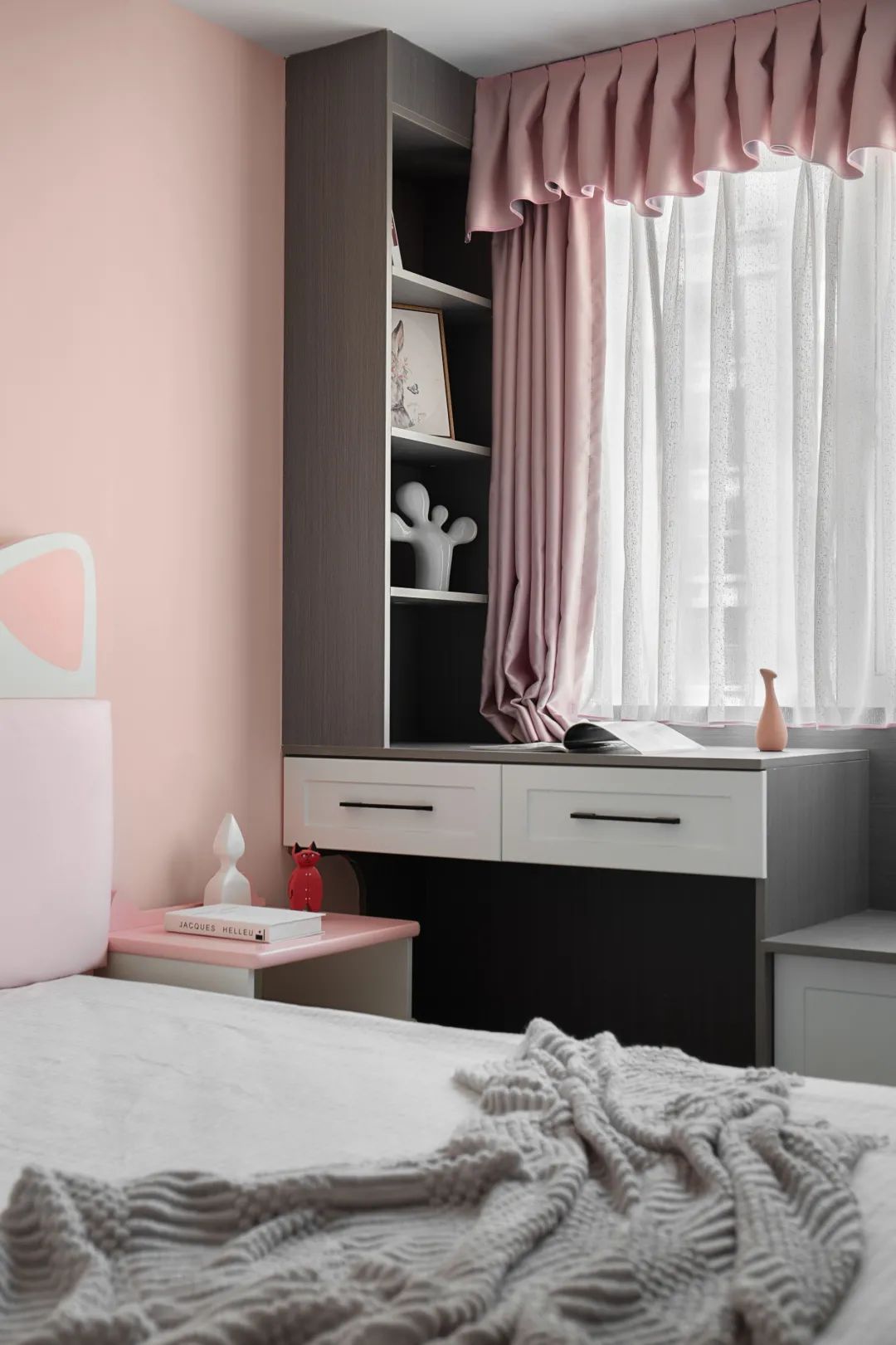 重庆融创春晖十里雍和府 | 黑白灰里的现代简约温情-44