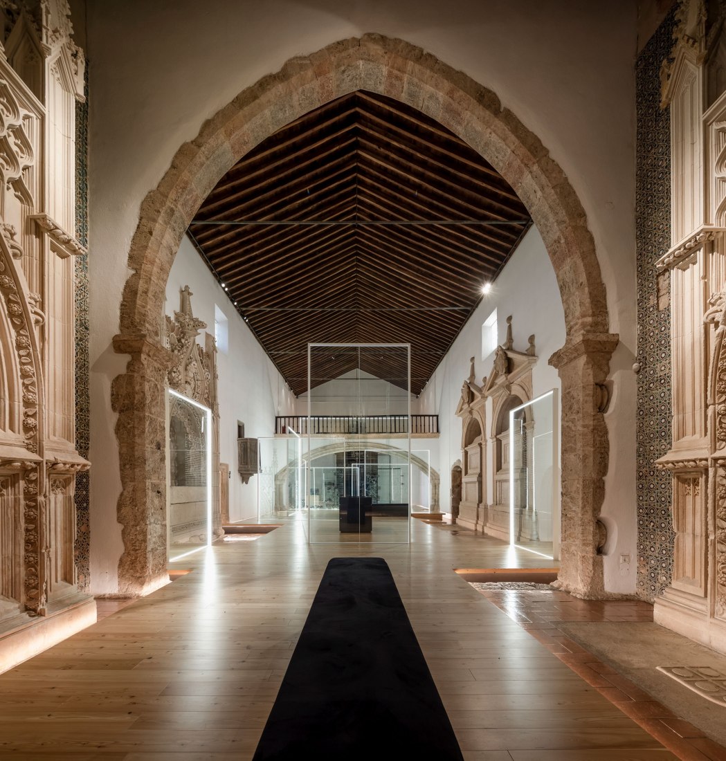 Panteão dos Almeida的博物馆陈列与展览项目丨葡萄牙丨spaceworkers建筑设计工作室-38