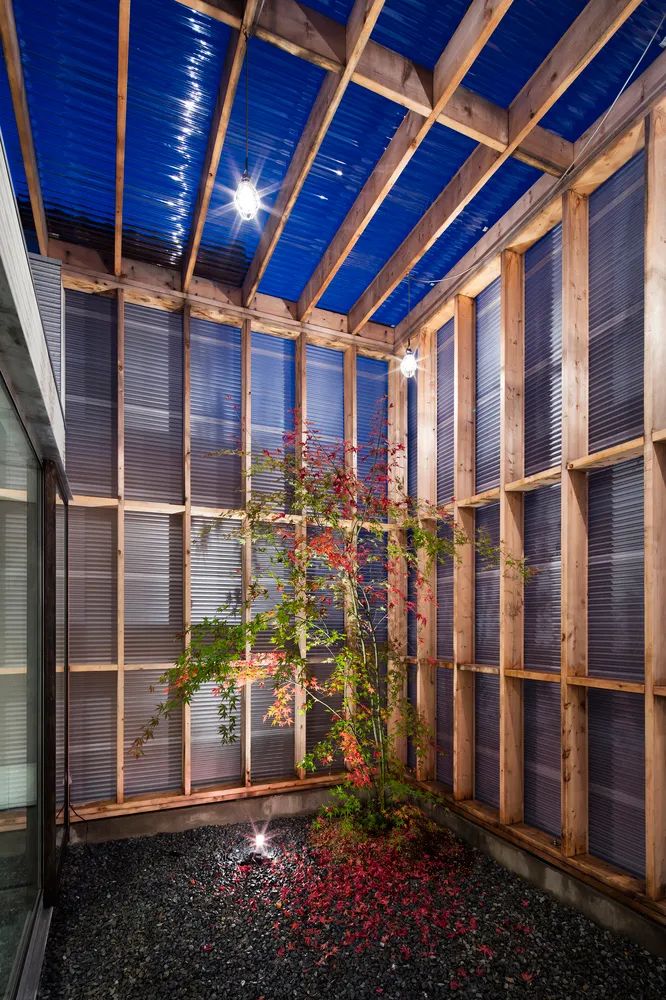 车库露台 · 独特半户外设计丨勾勾手设计网-36