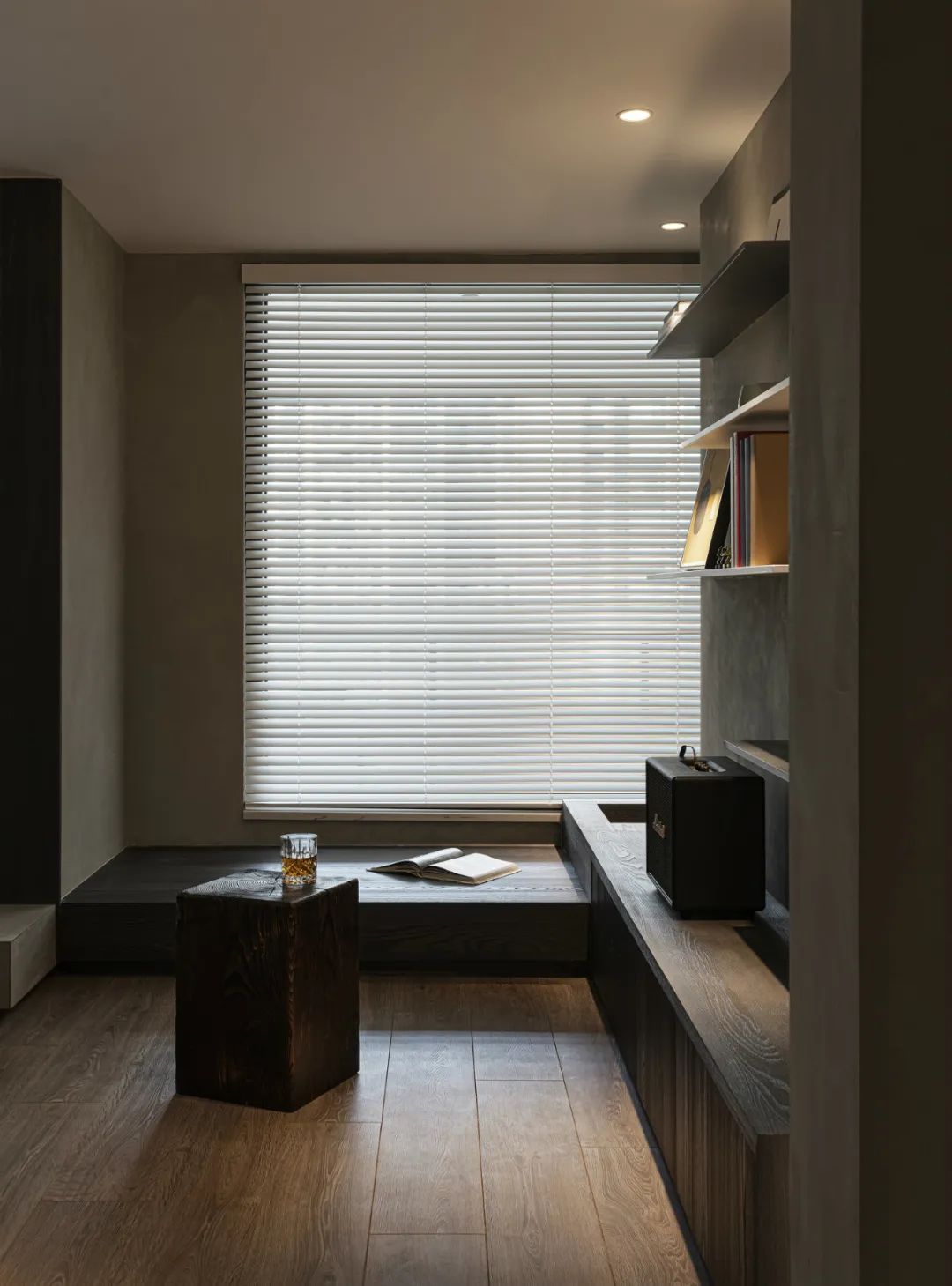 焦糖木肌理,构建内敛沉静的居家空间-13