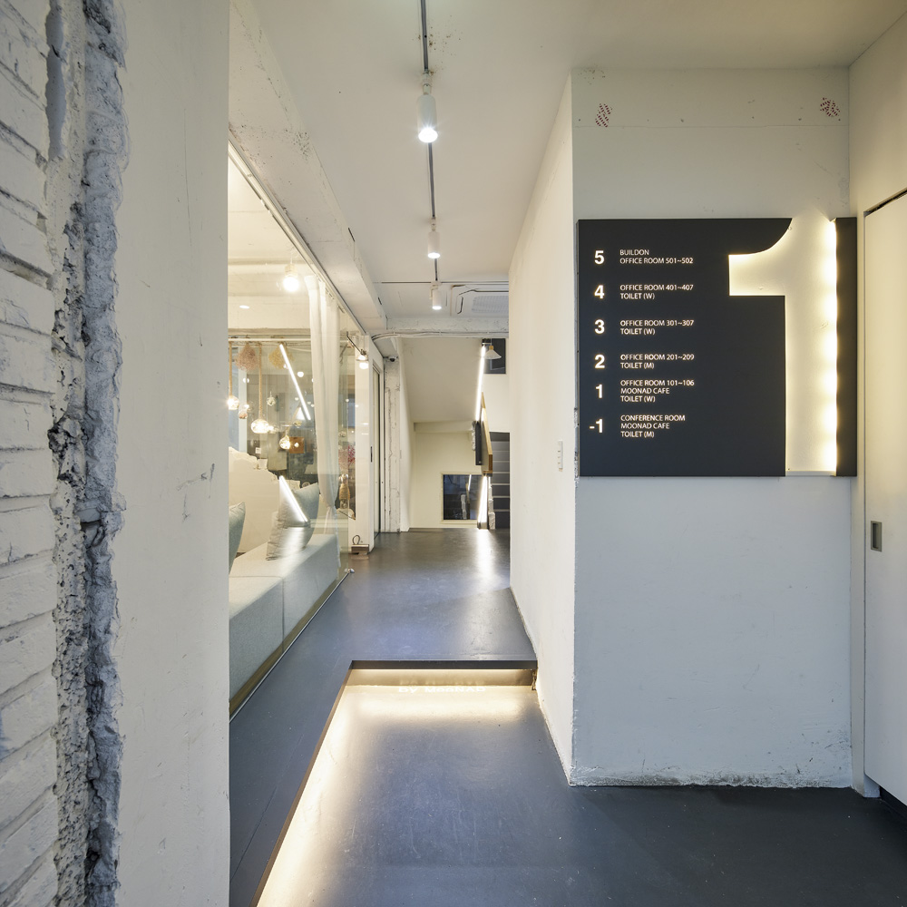 180 度全透明咖啡厅 | 极简设计的典范-27