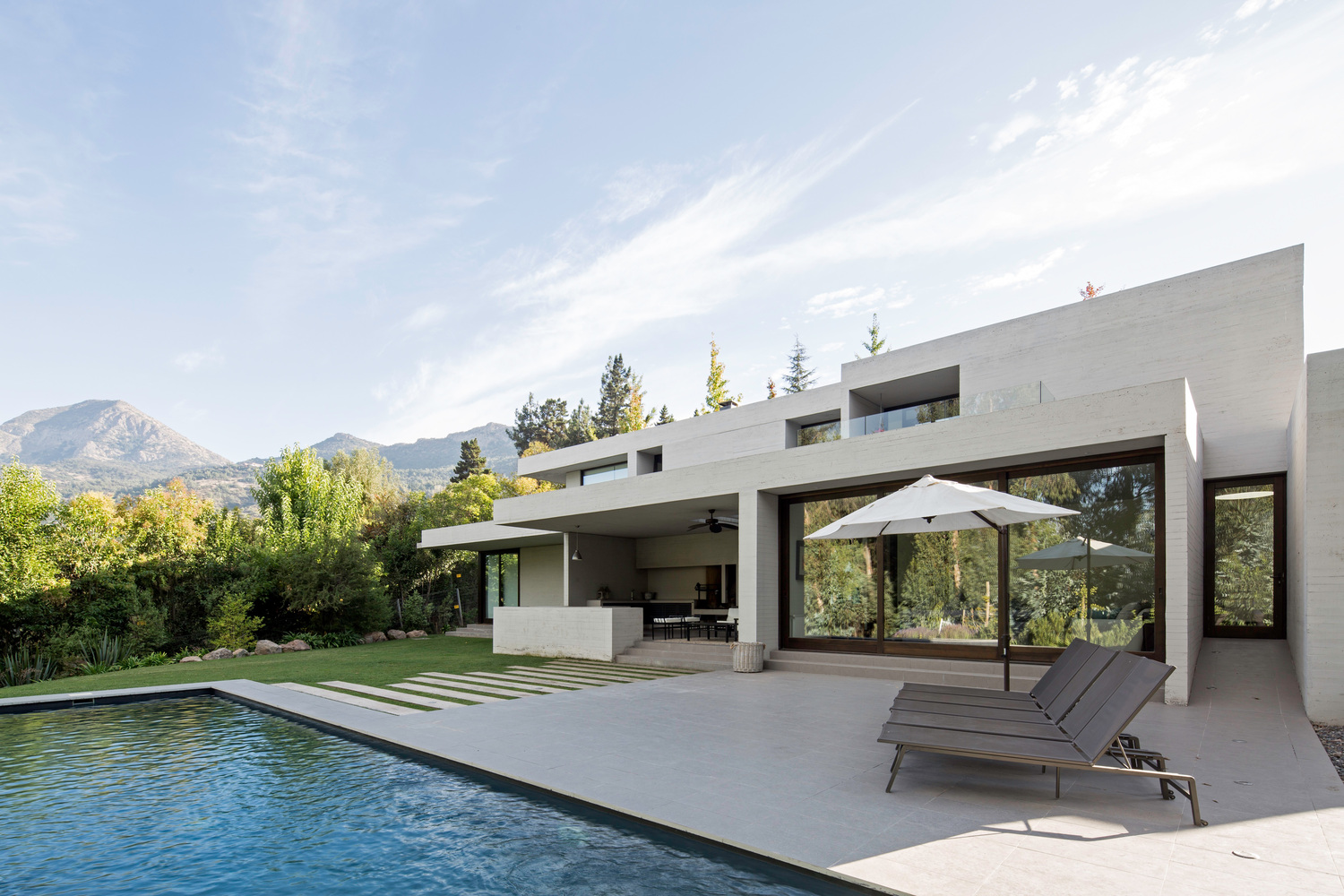 智利森林中的光影之家-13