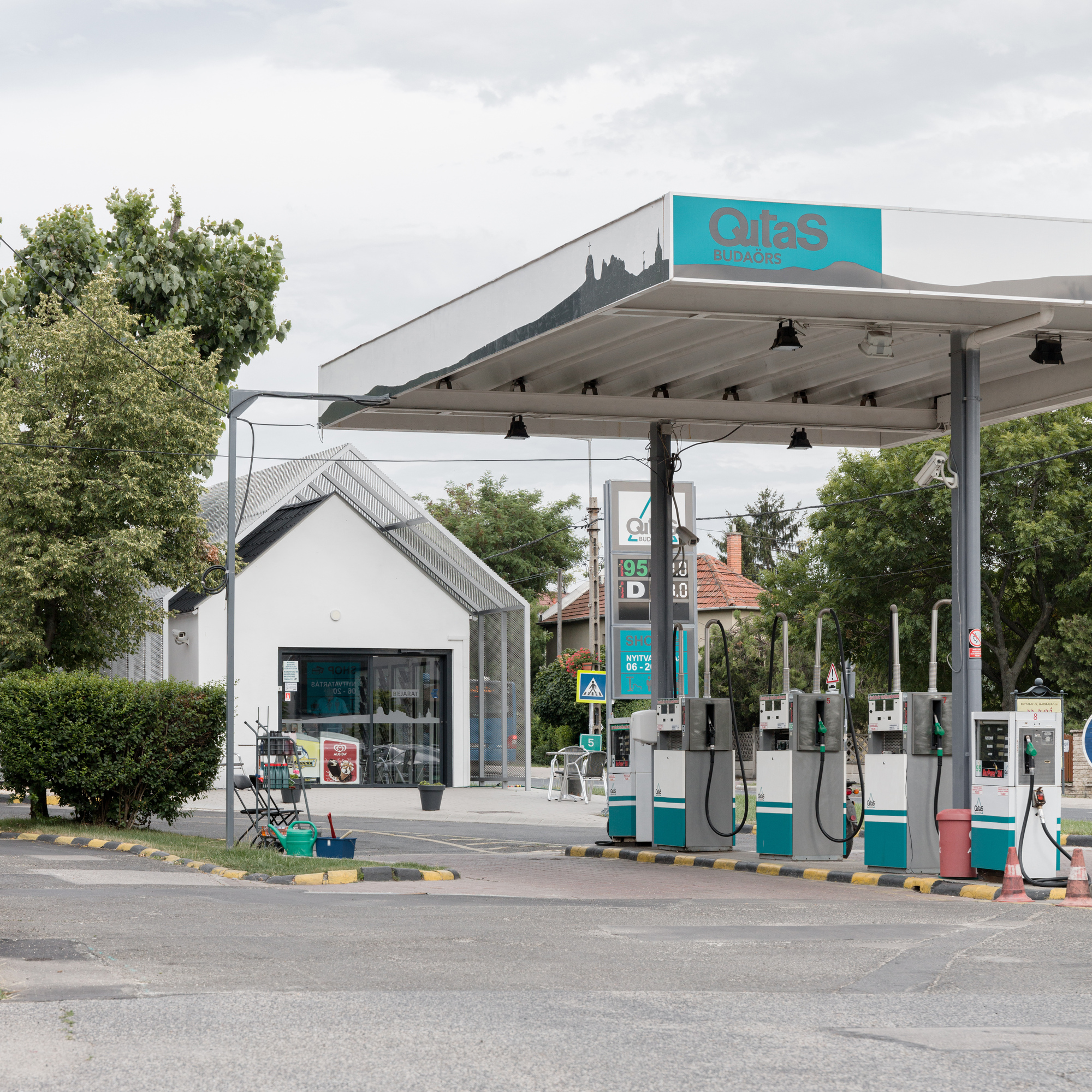 当地外观加油站，因特拉穆罗斯丨匈牙利-25