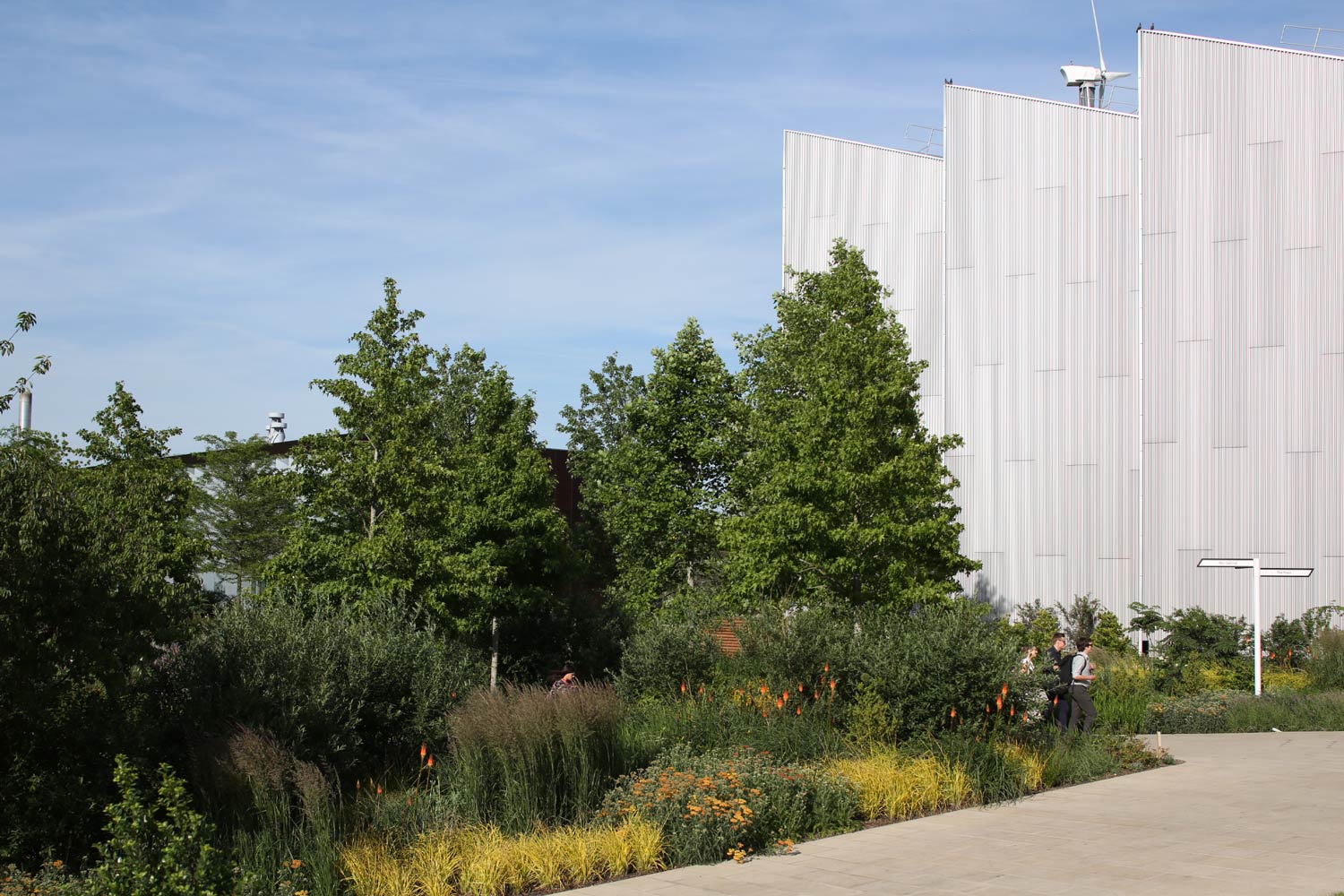 天空英国总部 | 绿色生态的办公环境-26