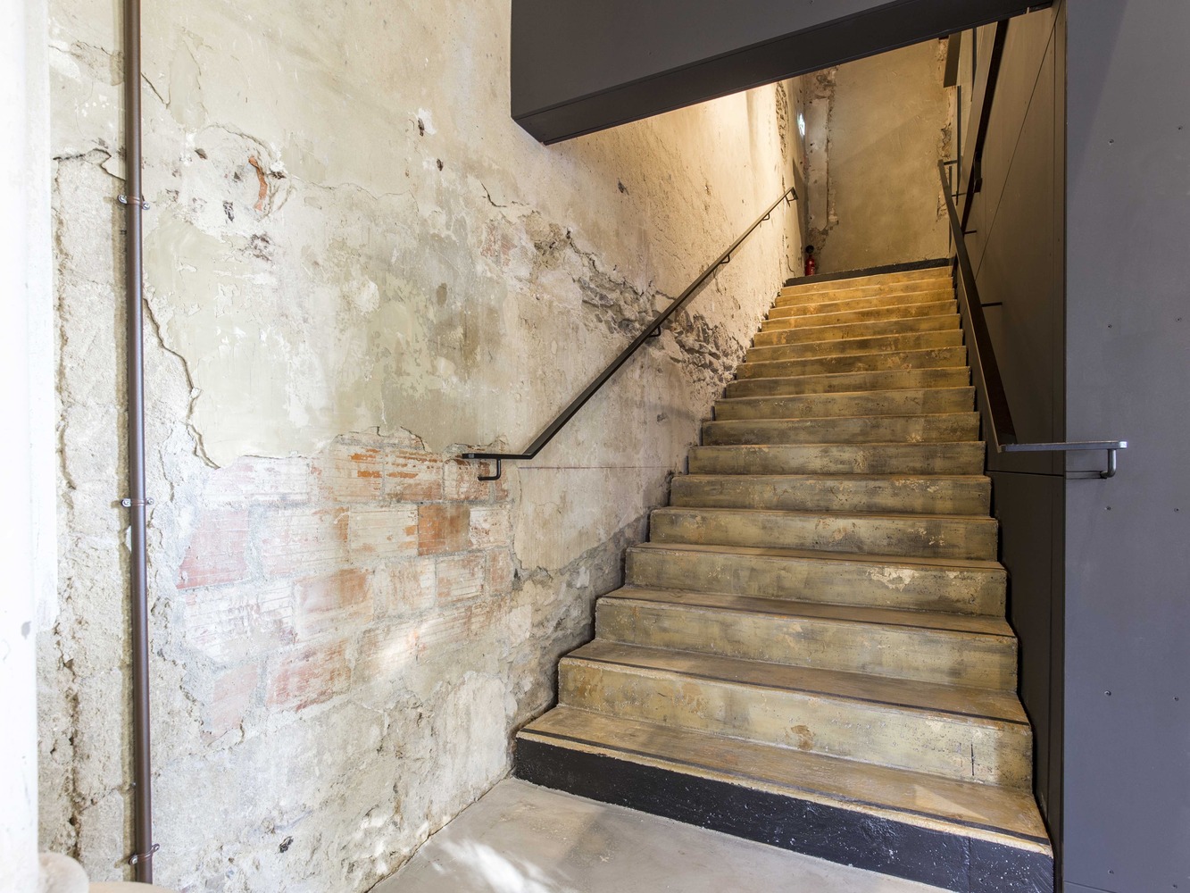 Domain of Biar Reception Room  Brengues Le Pavec architectes-36