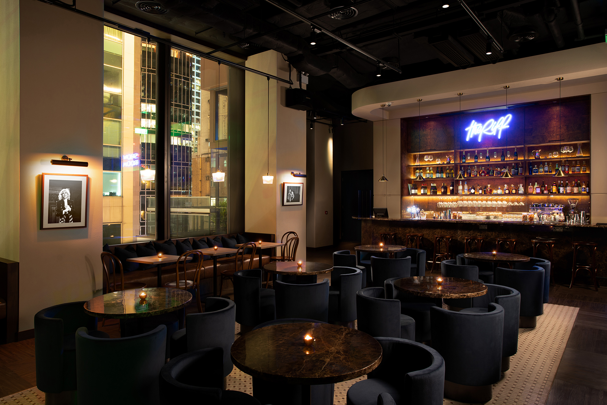 香港“蓝调都市”的喜剧艺术空间（The Riff）-8