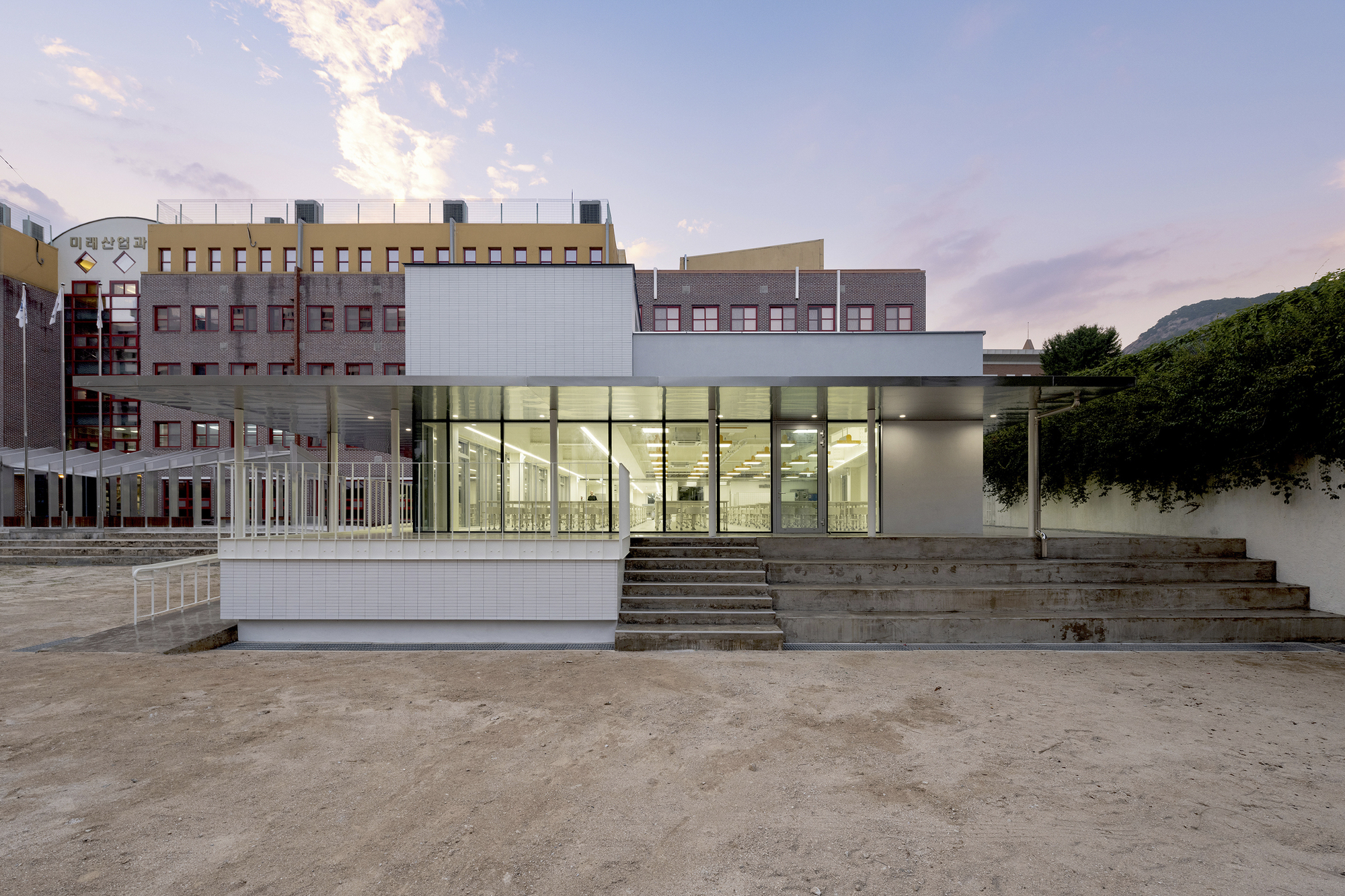 Mirae High School of Science & Technology Cafeteria Extension 高中学校食堂丨Bare Ground Architects-23