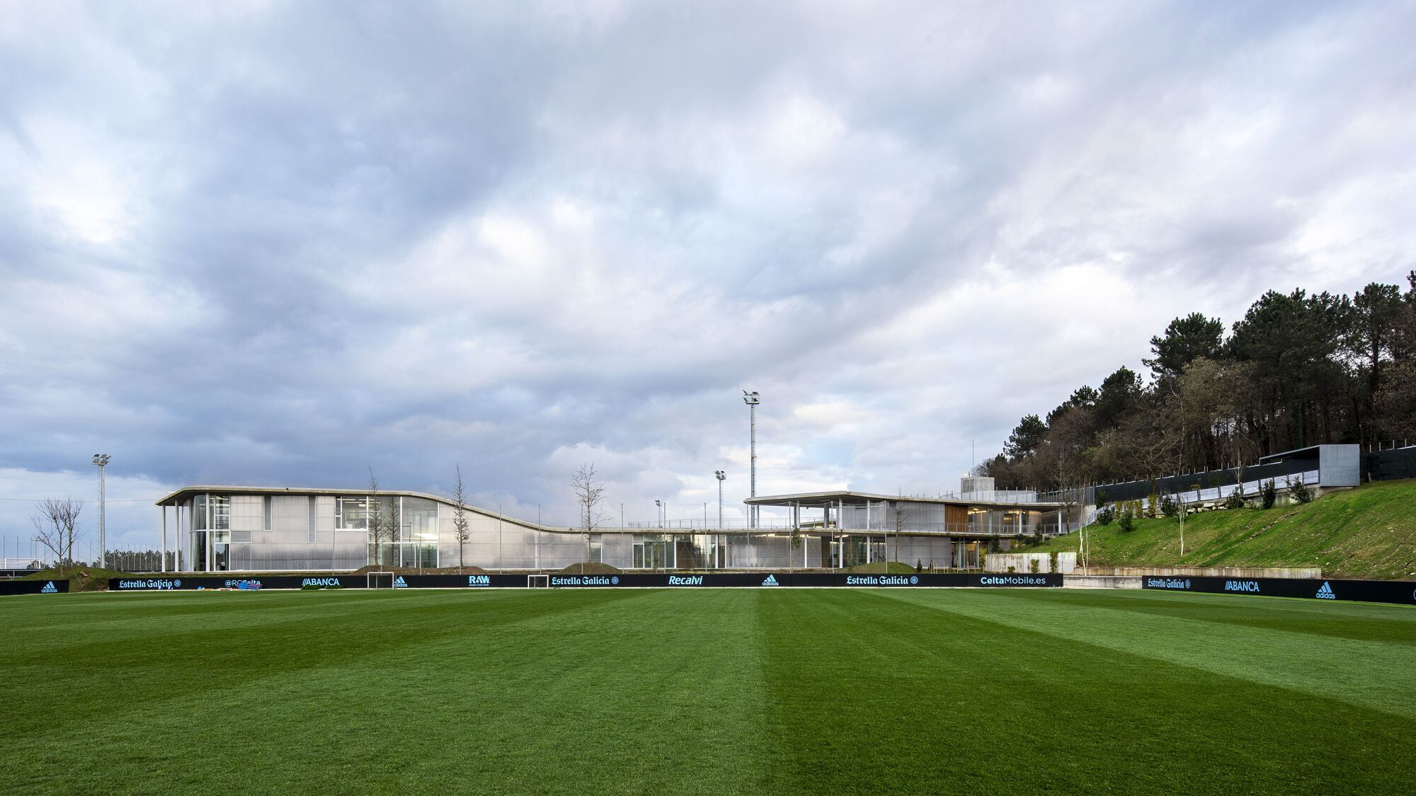 阿富特扎运动场丨西班牙丨Irisarri + Piñera-8