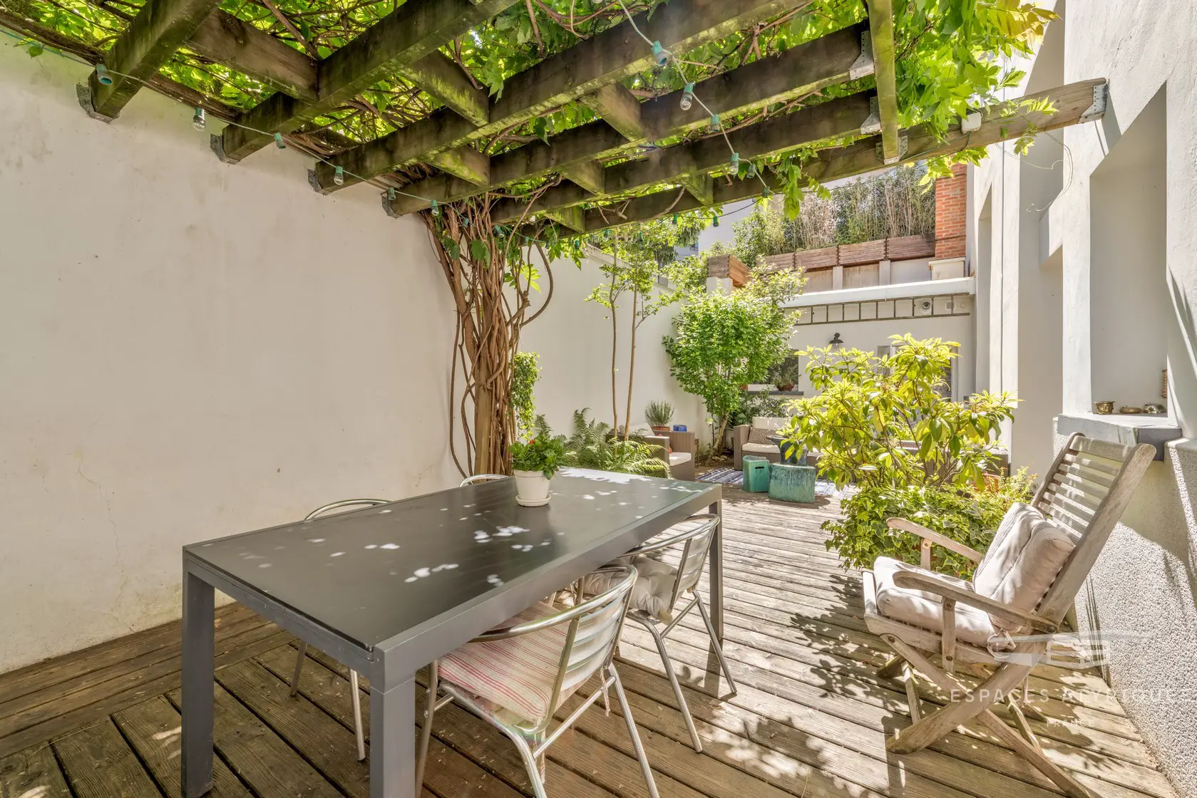 阳光绿意 | 前里昂邮局阁楼翻新设计-14