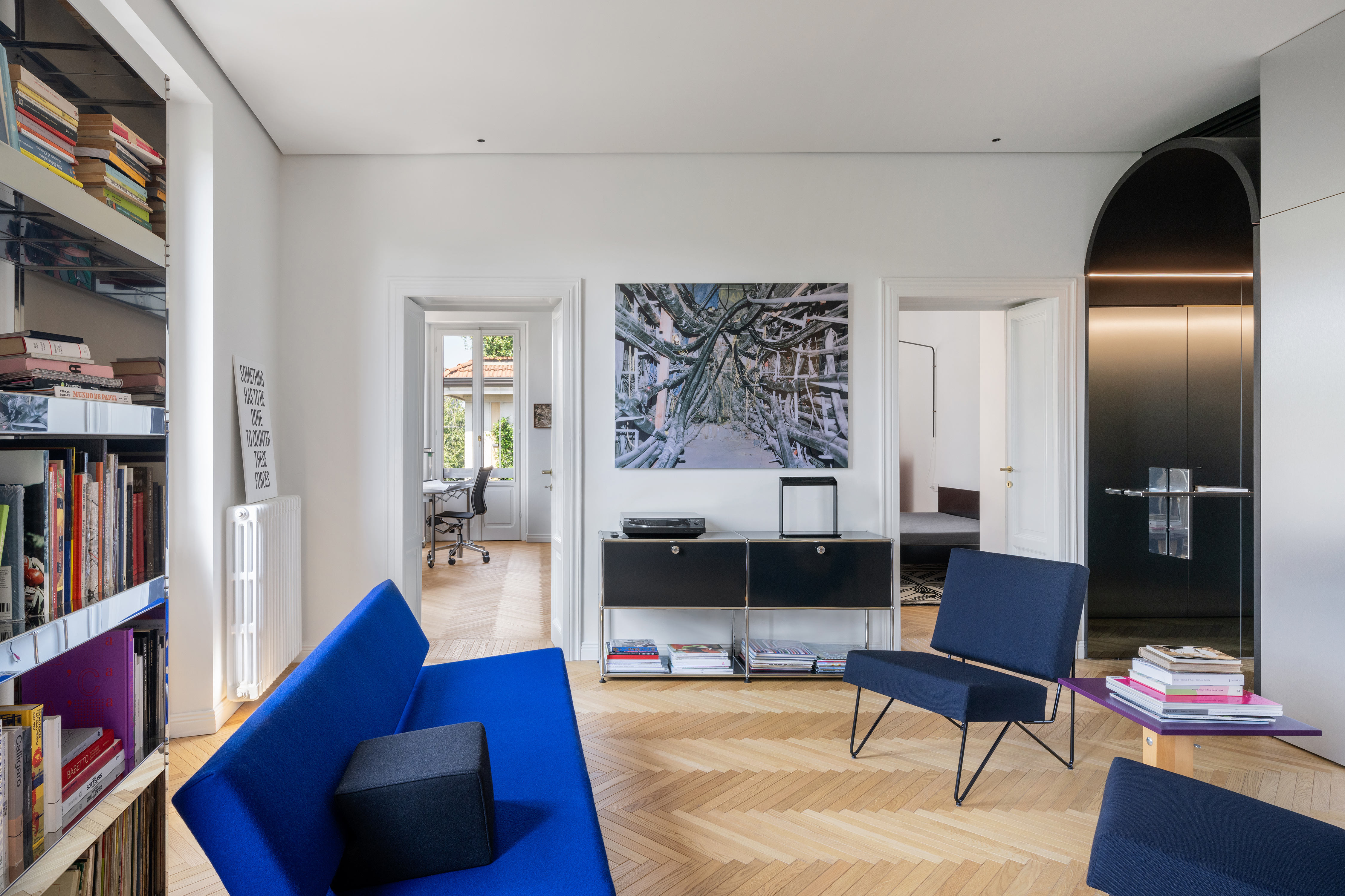 MMMM Apartment: A Milan Home Shaped 丨 Heritage and Bold Contrast-1