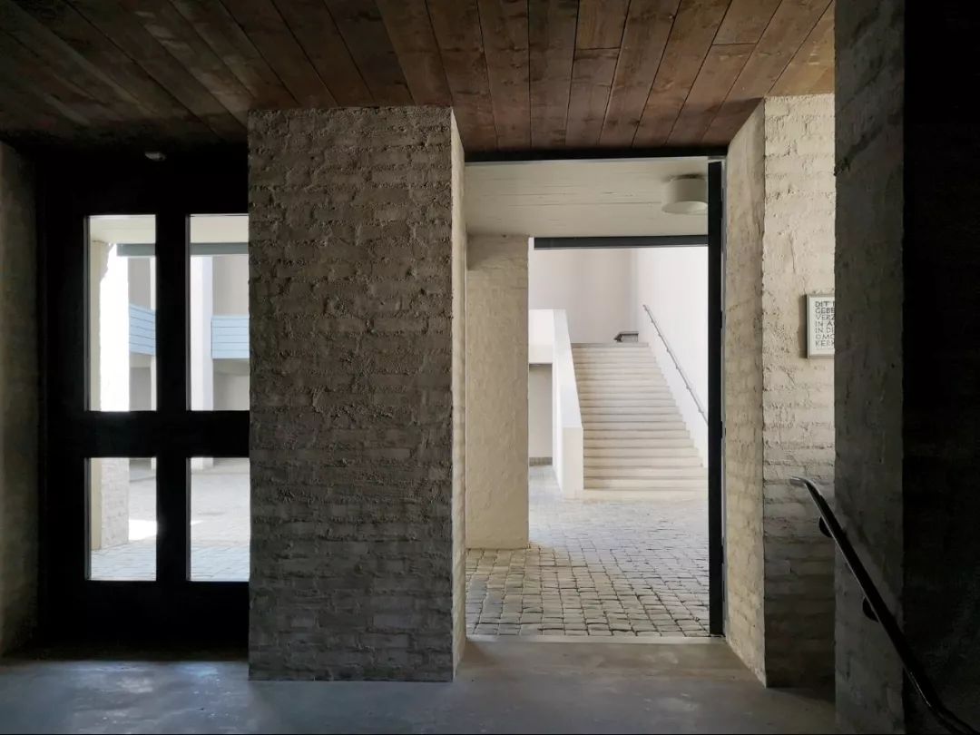 见筑l经典、传统、革新：“老中青”三代教堂大PK-50